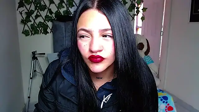 Snapshot of Violettasquirt chatting on July 9, 1:32 pm Violettasquirt online show from July 9, 1:32 pm