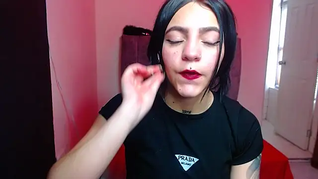 Violettasquirt online show from October 25, 1:34 pm