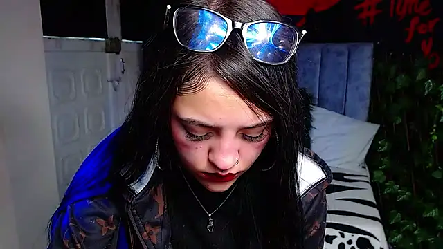 Violettasquirt online show from April 27, 1:53 pm
