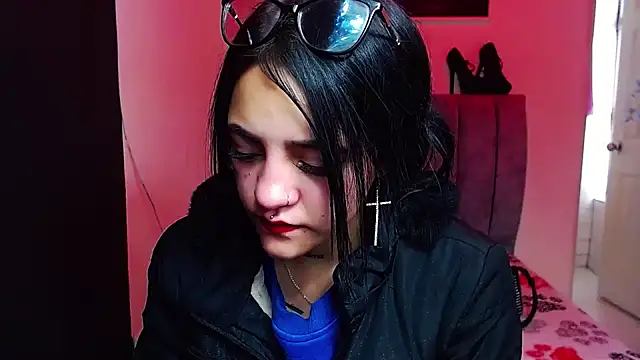 Snapshot of Violettasquirt chatting on October 1, 12:53 pm Violettasquirt online show from October 1, 12:53 pm