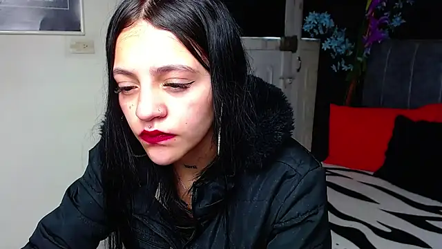 Violettasquirt online show from February 17, 1:30 pm