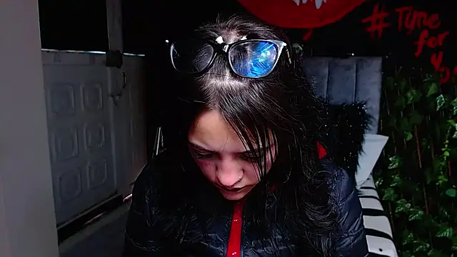 Violettasquirt online show from April 15, 2:43 pm