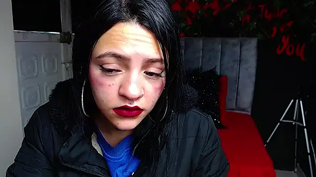 Violettasquirt online show from May 14, 1:30 pm