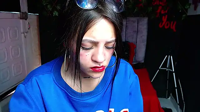 Violettasquirt online show from May 8, 1:37 pm