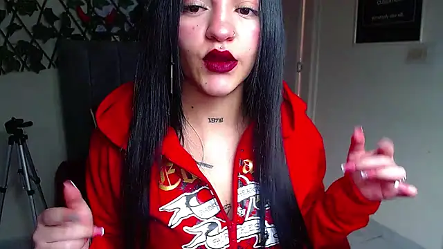 Snapshot of Violettasquirt chatting on June 3, 1:34 pm Violettasquirt online show from June 3, 1:34 pm
