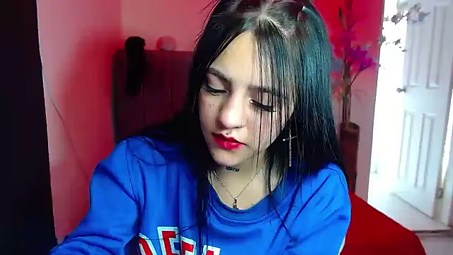 Snapshot of Violettasquirt chatting on September 12, 3:01 pm Violettasquirt online show from September 12, 3:01 pm