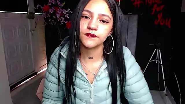 Violettasquirt online show from March 4, 1:41 pm