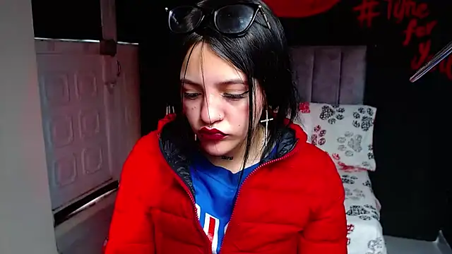 Violettasquirt online show from April 9, 1:39 pm