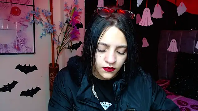 Violettasquirt online show from October 28, 1:21 pm