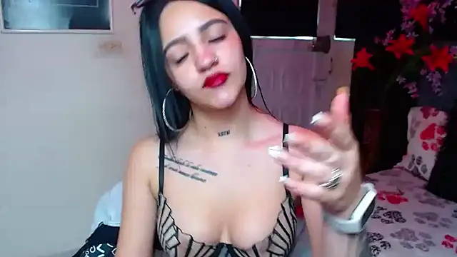 Violettasquirt online show from December 15, 1:39 pm