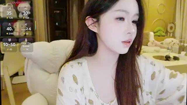 Hazel-11 online show from December 3, 1:54 pm