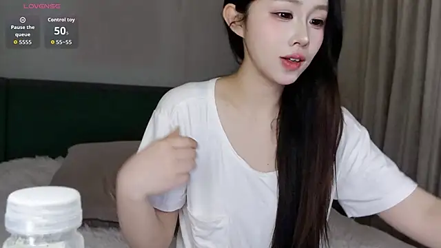 Hazel-11 online show from May 12, 2:56 pm