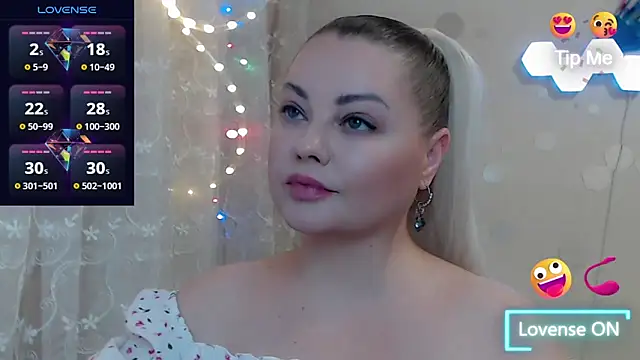 Snapshot of JewellKiss7 chatting on June 9, 5:47 pm JewellKiss7 online show from June 9, 5:47 pm