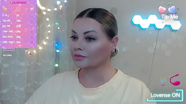 Snapshot of JewellKiss7 chatting on June 19, 6:03 pm JewellKiss7 online show from June 19, 6:03 pm