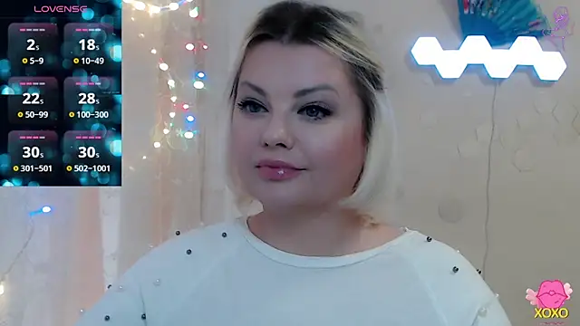 JewellKiss7 online show from April 8, 12:50 pm