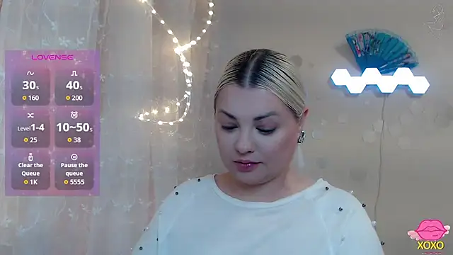 Snapshot of JewellKiss7 chatting on December 2, 11:23 am JewellKiss7 online show from December 2, 11:23 am