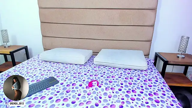 Snapshot of sally_rosses chatting on November 18, 12:30 pm sally rosses online show from November 18, 12:30 pm