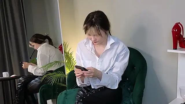 CiriRianonn online show from September 22, 4:18 am