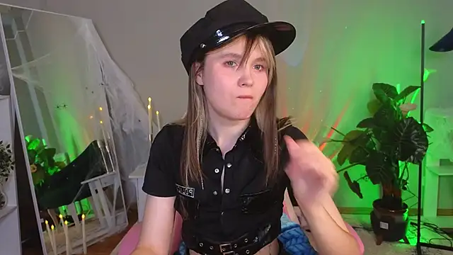 CiriRianonn online show from October 26, 5:41 am