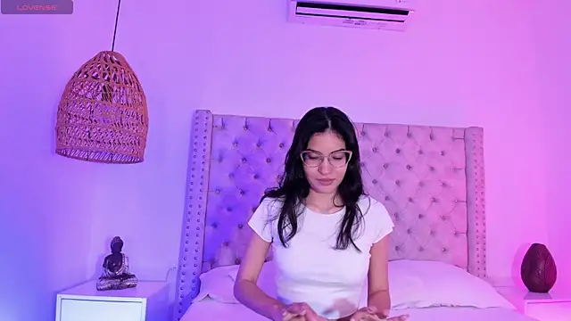 Snapshot of Cameron_cutee chatting on March 2, 7:19 pm Cameron cutee online show from March 2, 7:19 pm