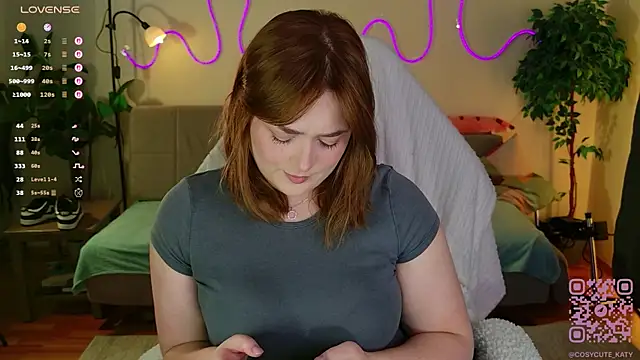 Snapshot of cosycute_ chatting on April 20, 6:31 pm cosycute online show from April 20, 6:31 pm