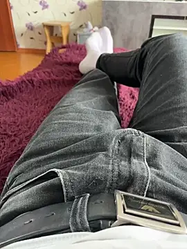 red red00 online show from February 24, 9:43 am