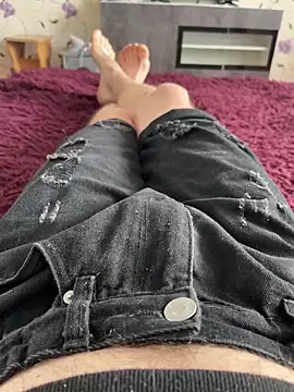 red red00 online show from February 25, 7:52 am