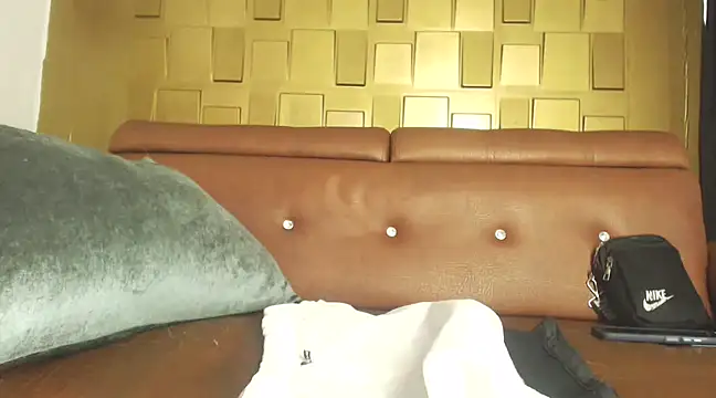 latinboydig online show from February 26, 6:48 pm