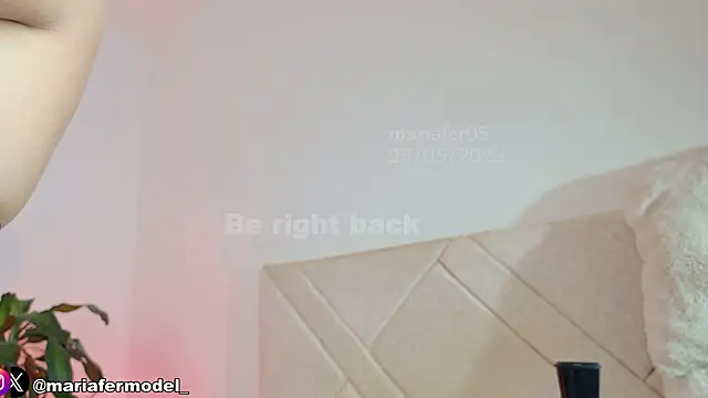 Snapshot of Mariafer05 chatting on May 25, 4:38 pm Mariafer05 online show from May 25, 4:38 pm