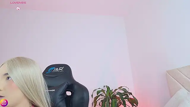 Mariafer05 online show from April 15, 4:22 pm