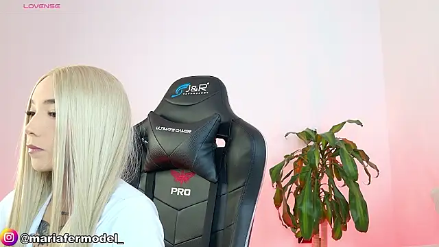 Mariafer05 online show from February 7, 1:41 pm