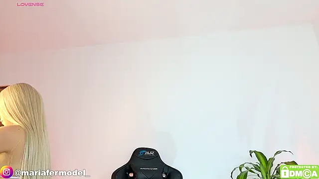 Mariafer05 online show from November 17, 1:04 pm