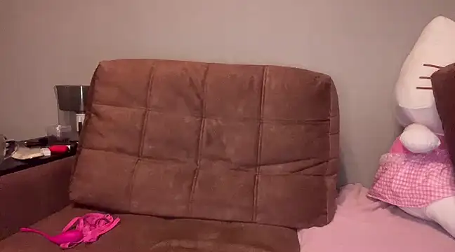 Snapshot of hanna_cry_baby chatting on February 23, 5:23 am hanna cry baby online show from February 23, 5:23 am