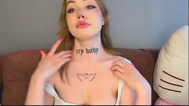 hanna cry baby online show from February 1, 12:14 pm