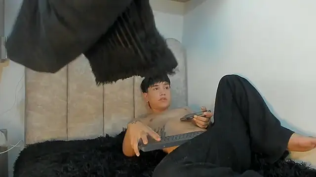 blue baby20 online show from April 5, 5:58 am