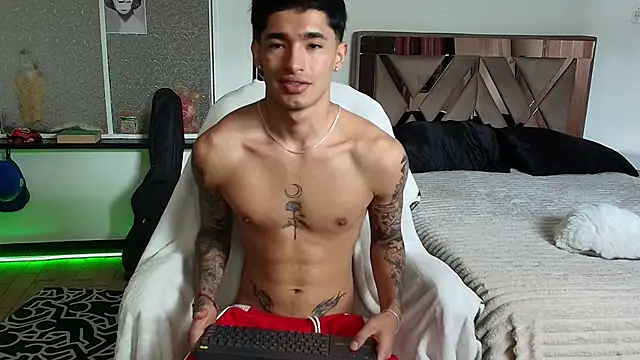 Damon  333 online show from September 19, 7:07 pm