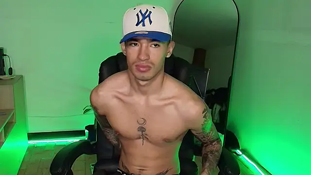 Damon  333 online show from December 3, 2:01 am