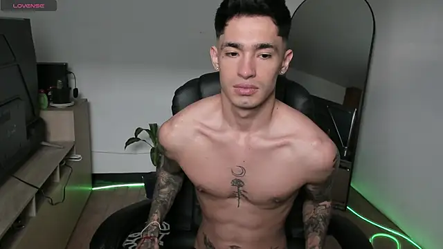 Damon  333 online show from December 22, 9:15 pm