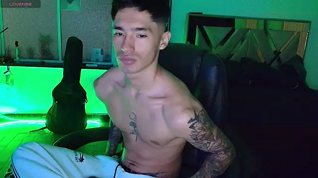 Damon  333 online show from November 2, 11:32 pm