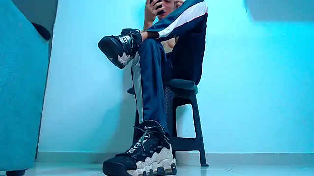 mastersmits online show from April 15, 2:17 am