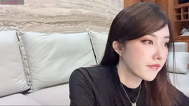 Snapshot of ruoling_19 chatting on July 4, 1:26 pm ruoling 19 online show from July 4, 1:26 pm
