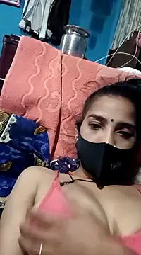 Snapshot of Poojashrma33 chatting on February 13, 3:56 pm Poojashrma33 online show from February 13, 3:56 pm