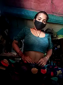 Snapshot of Poojashrma33 chatting on December 5, 3:53 am Poojashrma33 online show from December 5, 3:53 am