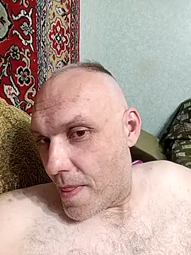 Snapshot of Pineapple04 chatting on June 24, 7:33 pm Pineapple04 online show from June 24, 7:33 pm