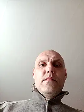 Pineapple04 online show from April 21, 11:39 am