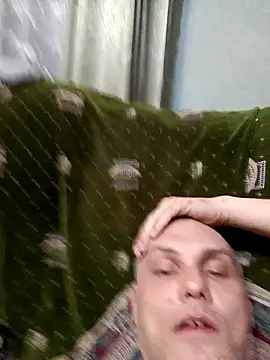 Snapshot of Pineapple04 chatting on November 12, 7:29 pm Pineapple04 online show from November 12, 7:29 pm