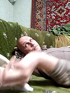 Pineapple04 online show from April 12, 5:16 pm