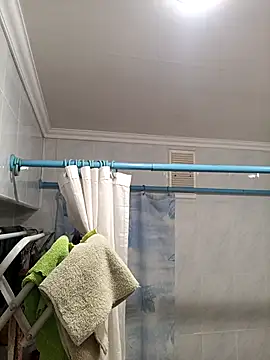 Snapshot of Pineapple04 chatting on November 11, 4:40 am Pineapple04 online show from November 11, 4:40 am