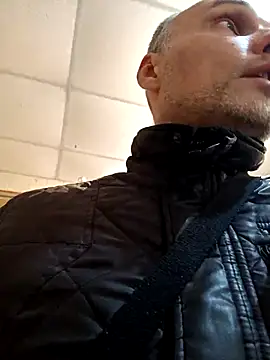 Snapshot of Pineapple04 chatting on December 1, 8:48 am Pineapple04 online show from December 1, 8:48 am