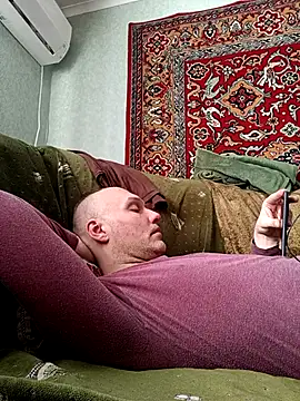 Pineapple04 online show from January 17, 8:40 am